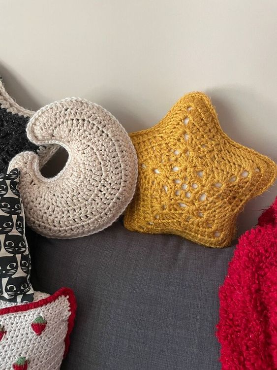 almohadas de estrellas de crochet 8