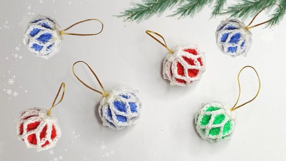 esferas navidenas hechas con lana 6